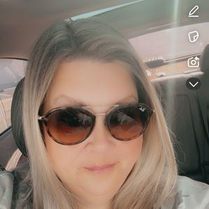 Meet your Posher, Lori